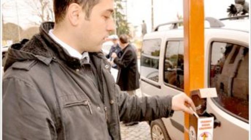 Giresun'da sigara izmati i&ccedil;in caddelere kutu yerleştirildi