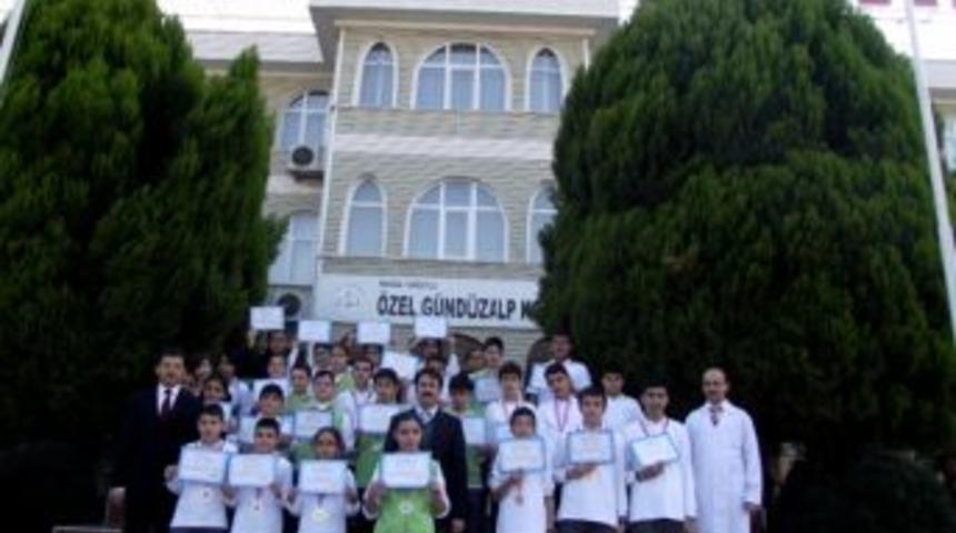 &Ouml;zel G&uuml;nd&uuml;zalp İlk&ouml;ğretim matematikte 25 madalya kazandı