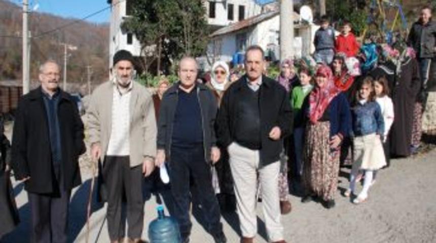 Mahalleli temiz sularını geri istiyor
