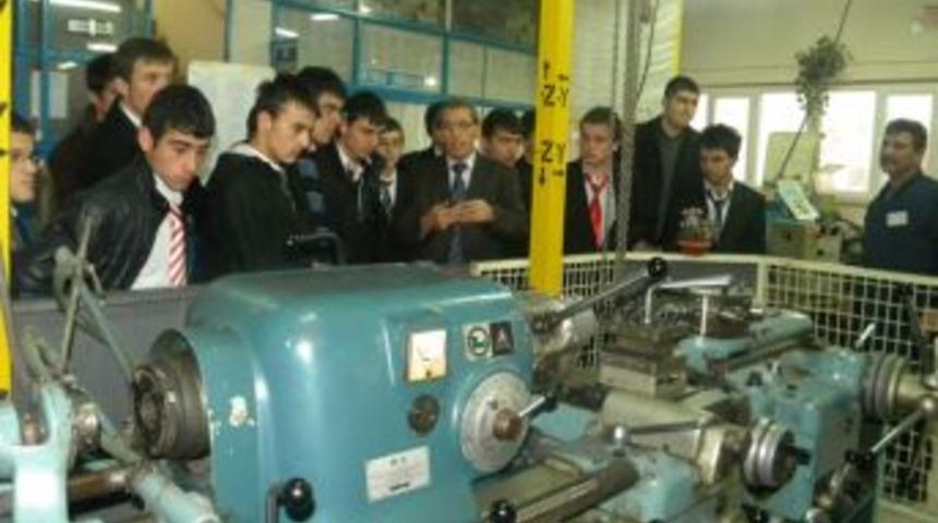 &Ccedil;ankırı Meslek Lisesi &ouml;ğrencileri MYO&rsquo;yu ziyaret etti