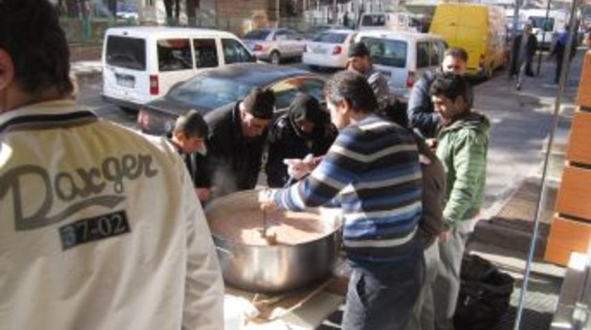 NT Bing&ouml;l Şubesi aşure dağıttı