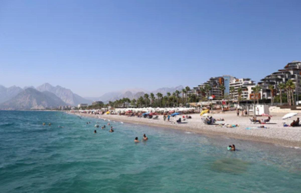 Antalya yılın başından bu yana 14 milyon yabancı turist ağırladı 1