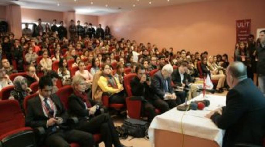 Toyota Ceo&rsquo;su &Ouml;zer: T&uuml;rkiye, araba &uuml;retmek kadar satışını da d&uuml;ş&uuml;nmeli