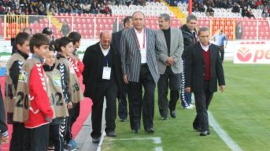 Ali Başkana b&uuml;y&uuml;k sevgi