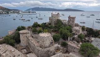 Bodrum'a 2 kruvaziyerle 2 bin 437 turist geldi