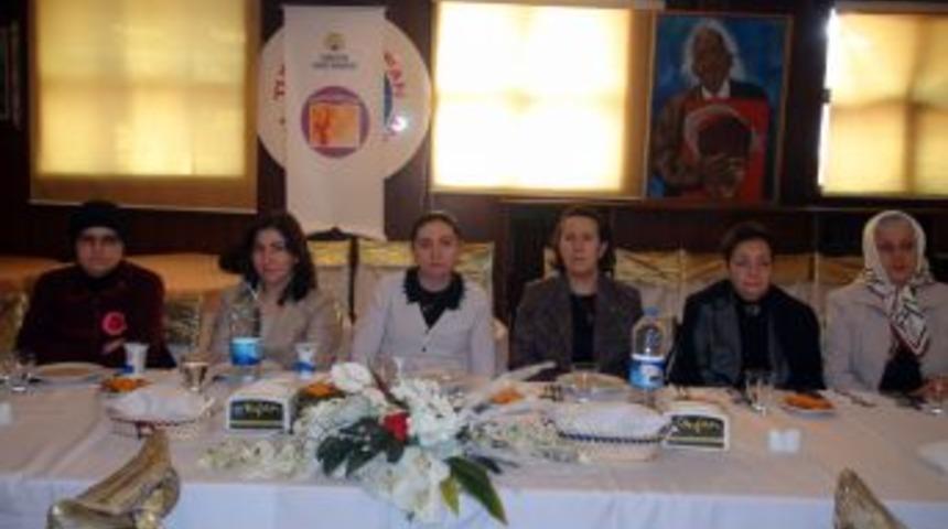 Yakutiye Kent Konseyi Kadın Meclisi, kadının se&ccedil;me ve se&ccedil;ilme g&uuml;n&uuml;n&uuml; kutladı