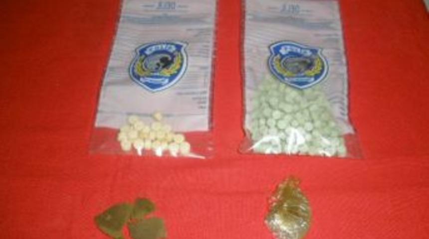 Ara&ccedil; vites kolunda uyuşturucu hap sevkiyatı Lisa'ya takıldı