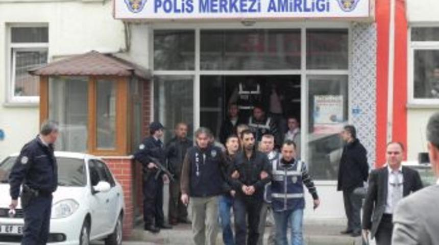 Uyuşturucu operasyonunda g&ouml;zaltına alınan şahıslar adliyeye sevk edildi