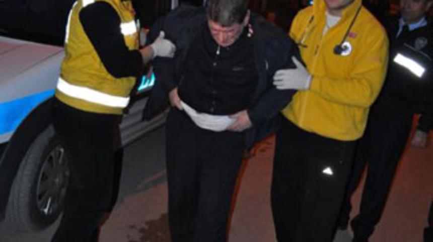 Tartıştığı kocasını bı&ccedil;akladı