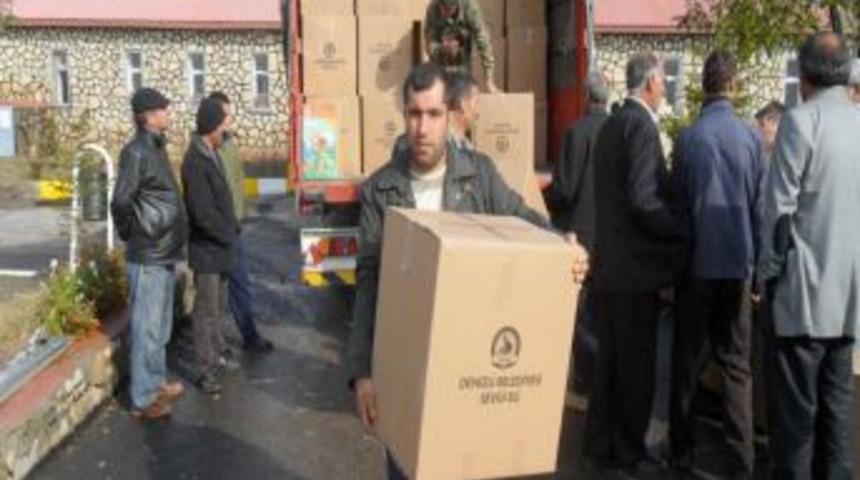 Denizli'nin &uuml;&ccedil;&uuml;nc&uuml; yardım TIR'ı da Van'a ulaştı