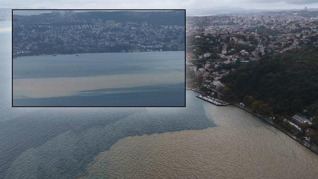 Görüntüler sağanak yağış sonrası İstanbul Boğazı'ndan! Deniz kahverengiye döndü