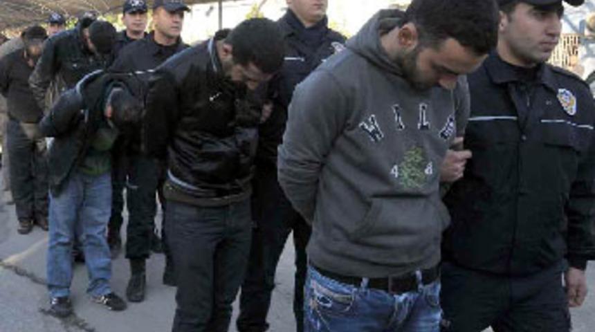 M&uuml;nevver tehdidiyle tecav&uuml;z edip pazarladı