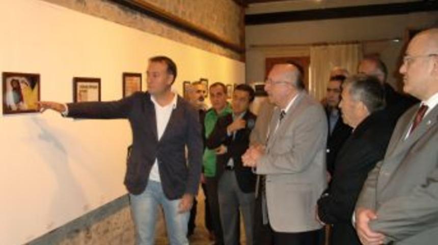 Organ bağışına dikkat &ccedil;ekmek i&ccedil;in '&Ouml;l&uuml;me Gol' adlı sergi a&ccedil;tı