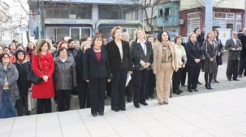 Kadınlar g&uuml;n&uuml; i&ccedil;in buluştular