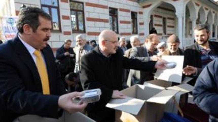 Beykoz&rsquo;da 15 Bin Aşure Dağıtıldı