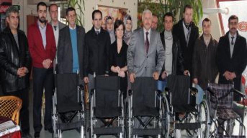 Plastik kapaklar Manisa'da 6 engelliyi tekerlekli sandalyeye kavuşturdu