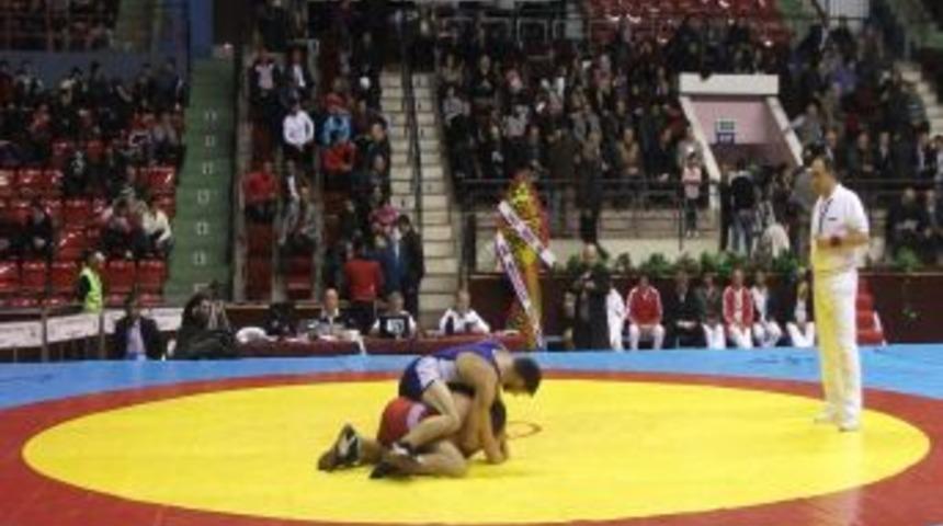 Kahramanmaraşlı pehlivanlar olimpiyatlara aday