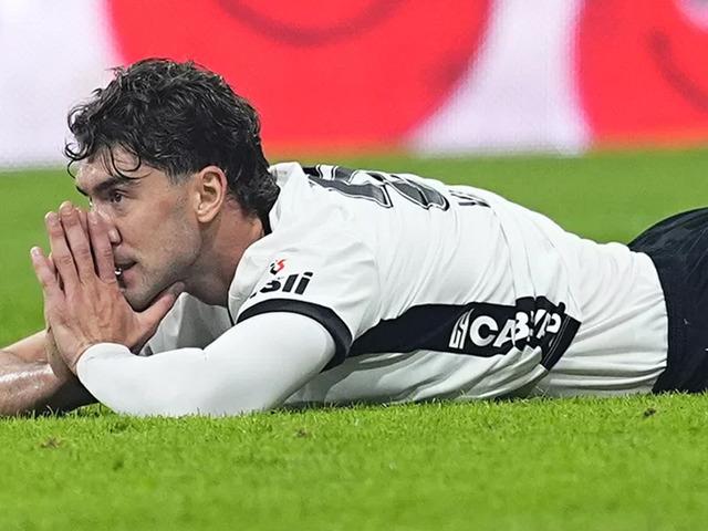 Beşiktaş'ta kritik ma&ccedil; &ouml;ncesi Vlahovic'ten k&ouml;t&uuml; haber!