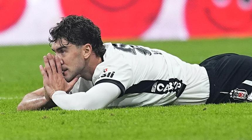Beşiktaş'ta kritik ma&ccedil; &ouml;ncesi Vlahovic'ten k&ouml;t&uuml; haber!