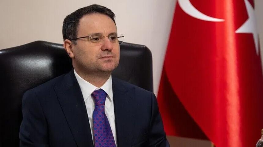Bakan G&uuml;rlek duyurdu: FET&Ouml; ve DEAŞ'a 3 ilde operasyon