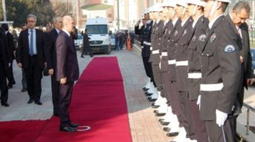 Bayraktar: Kentsel d&ouml;n&uuml;ş&uuml;m kanunu haftaya Meclis'te olacak