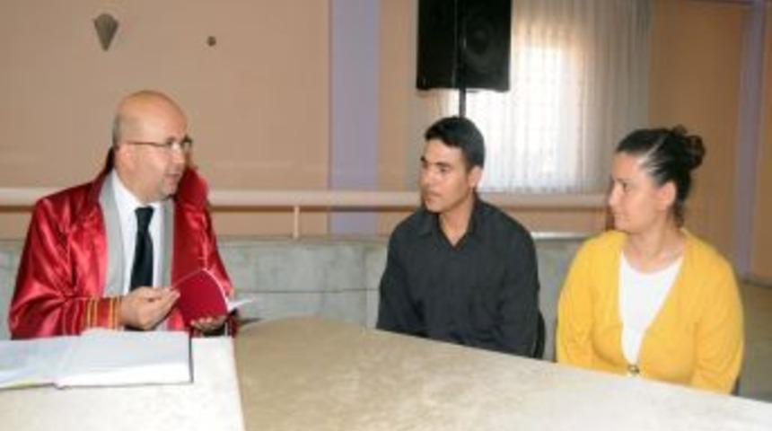 Afyonkarahisar'da 2011&rsquo;de bin 219 &ccedil;ift evlendi