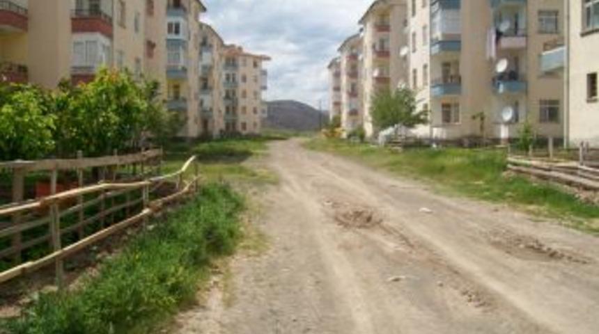 12 yıldır bitirilemeyen 24 blokluk sitenin sakinleri tedirgin
