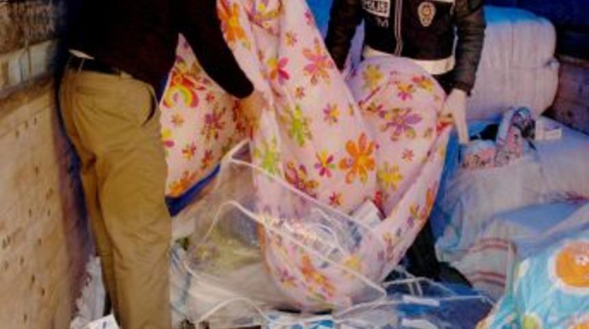 G&uuml;m&uuml;şhane'de 61 bin 440 paket ka&ccedil;ak sigara ele ge&ccedil;irildi