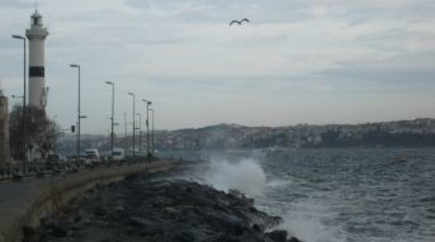 İstanbul&rsquo;da lodos etkili oluyor