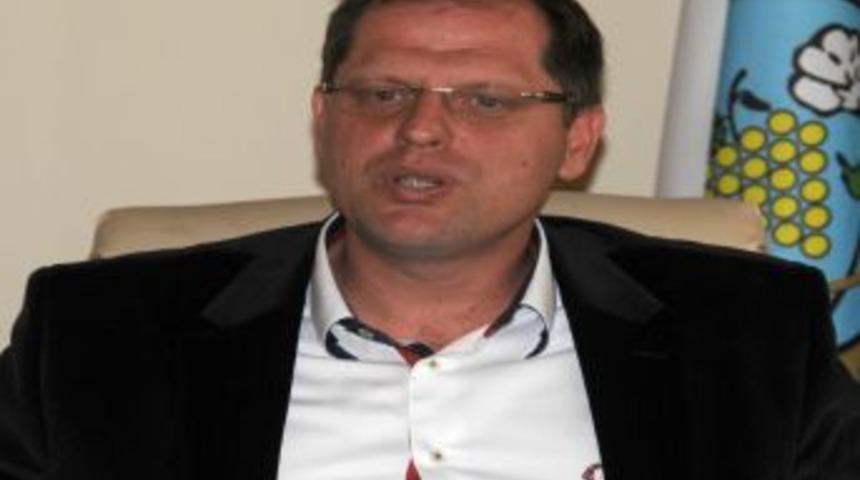 &Ouml;zkasap: &Uuml;z&uuml;m fiyatının y&uuml;kselmesi &uuml;reticinin y&uuml;z&uuml;n&uuml; g&uuml;ld&uuml;rd&uuml;