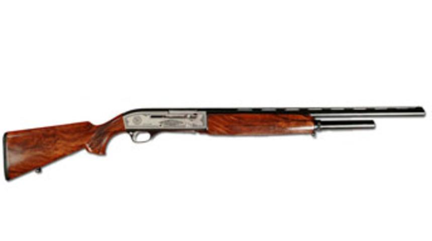 K&ouml;pekleri korkutacaktı k&ouml;yl&uuml;y&uuml; vurdu