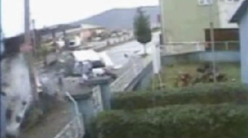 Par&ccedil;alanan ara&ccedil;tan sağ &ccedil;ıktılar