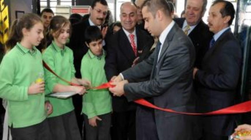 &Ouml;ğrenciler, engellilerin yaşadığı sorunları mizah yolu ile anlattı