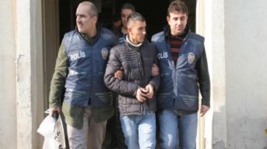 Kuaf&ouml;rdeki arkadaşını pompalı t&uuml;fekle &ouml;ld&uuml;ren zanlı yakalandı