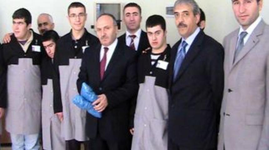 Engelli &ouml;ğrenciler &uuml;reterek hayata tutundu