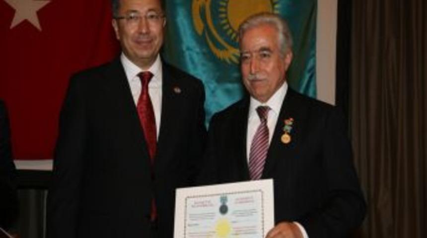 Kazakistan'dan Adana'ya dostluk madalyası