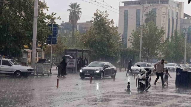 Şanlıurfa’da yağış etkili oldu