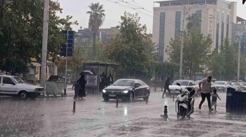 Şanlıurfa&rsquo;da yağış etkili oldu