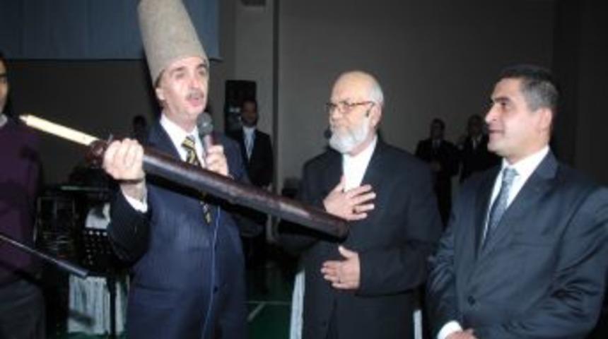 K&uuml;&ccedil;&uuml;k semazenlerin g&ouml;sterisi ilgi g&ouml;rd&uuml;