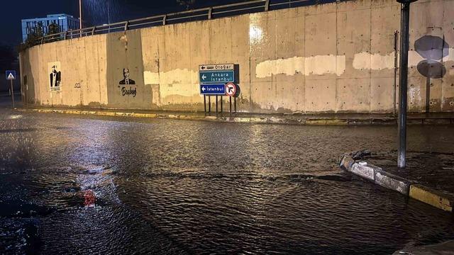 Bolu&rsquo;da kuvvetli sağanak ve g&ouml;k g&uuml;r&uuml;lt&uuml;l&uuml; yağış uyarısı 2