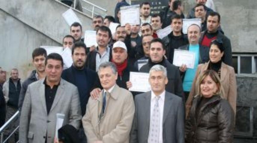 Depremde kurtarma &ccedil;alışmasına katılan madencilere teşekk&uuml;r belgesi verildi