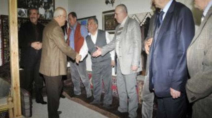 Başkan Yaşar'ın k&ouml;y ziyaretleri devam ediyor