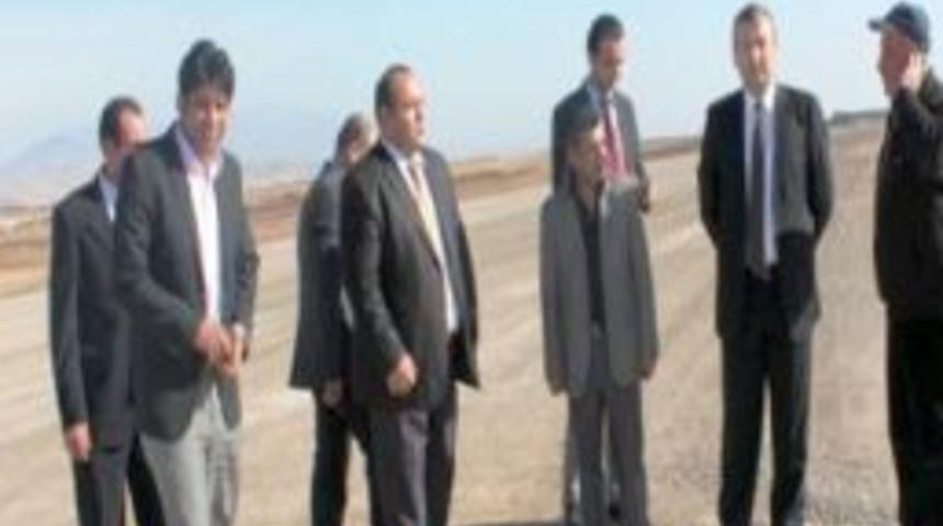 İdil Kaymakamı İmamoğlu, havaalanı inşaatını inceledi