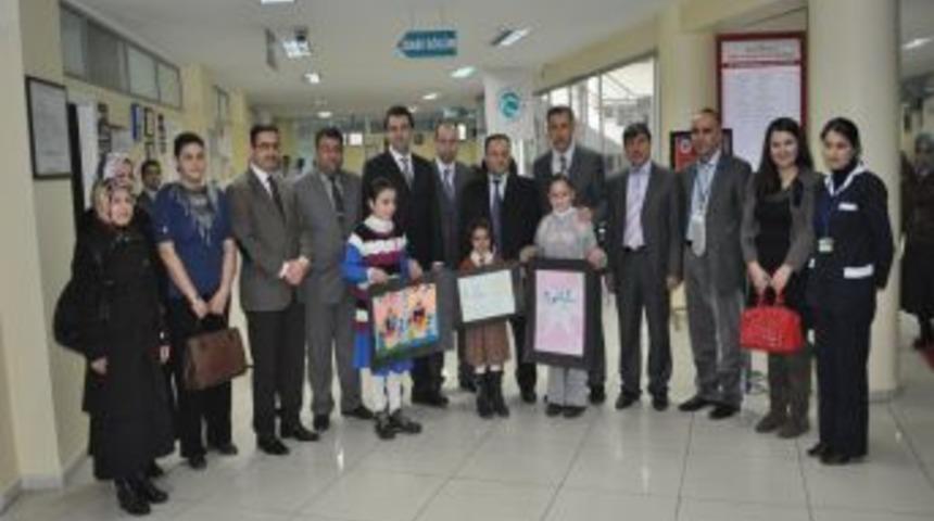 Muş Ağız ve Diş Sağlığı Merkezi, &ouml;ğrencileri &ouml;d&uuml;llendirdi