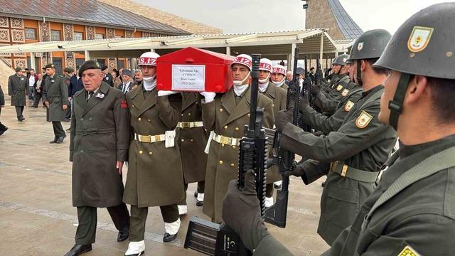 Sivas’ın son Kore Gazisi 94 yaşında hayatını kaybetti 5