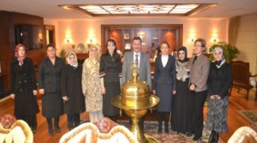 AK Parti Ankara Kadın Kolları'ndan G&ouml;k&ccedil;ek'e ziyaret