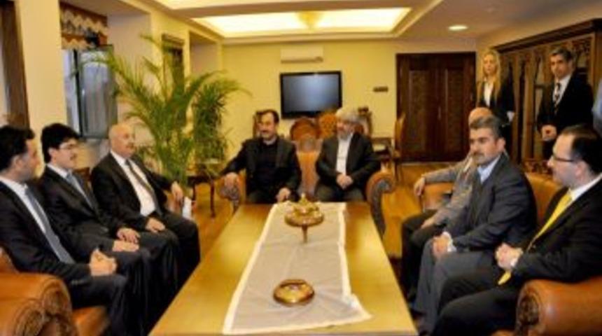 "Sanayinin gelişmesi &uuml;niversiteyle işbirliğine bağlı"