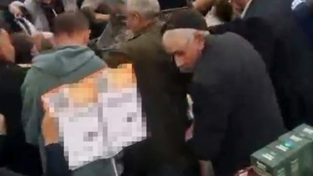 Iğdır’da markette ucuz palamut izdihama neden oldu