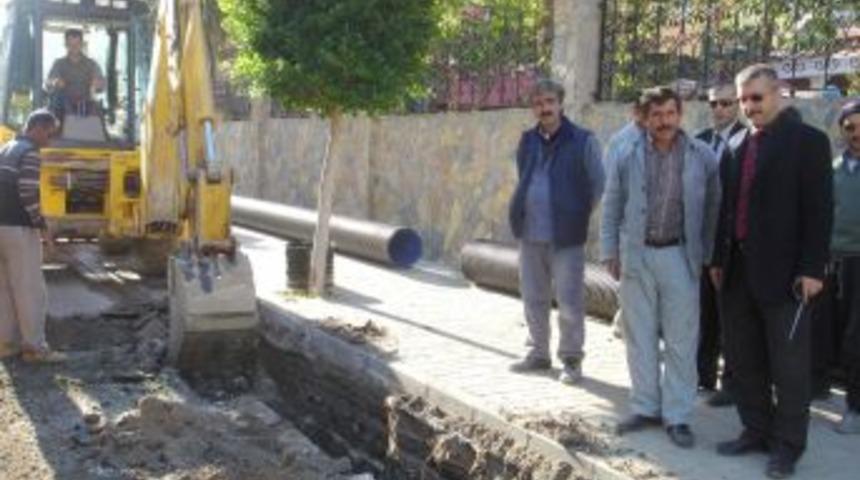Tosmur Belediyesi yağmur suyu drenaj hat &ccedil;alışmalarına başladı