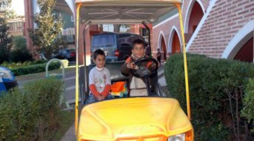 Beş yıldızlı otel, Vanlı depremzedelere kucak a&ccedil;tı